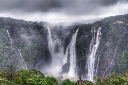 Mangalore to Jog Falls by Taxi – A Scenic Road Trip with Mangalurutaxi - Mangaluru Taxi