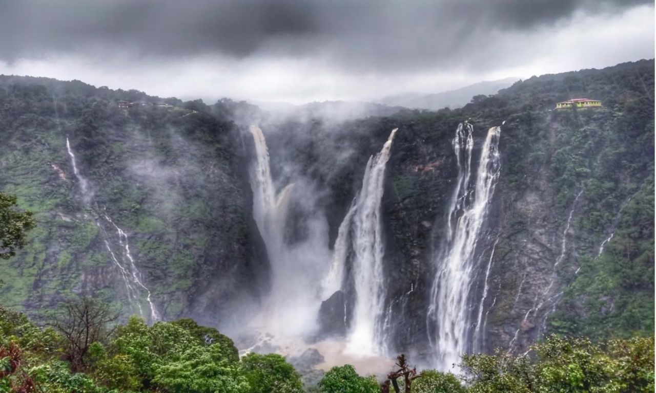 Mangalore to Jog Falls by Taxi – A Scenic Road Trip with Mangalurutaxi