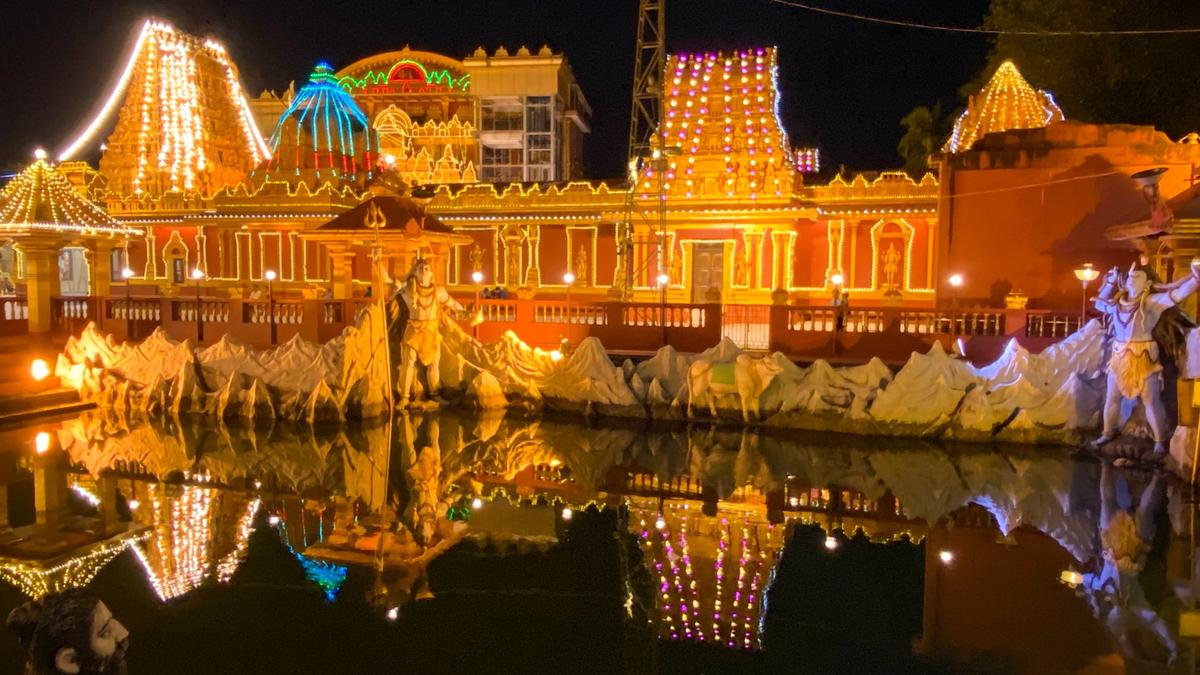 Navaratri in Kudroli Gokarnanatheshwara Temple – A Festival of Lights and Devotion