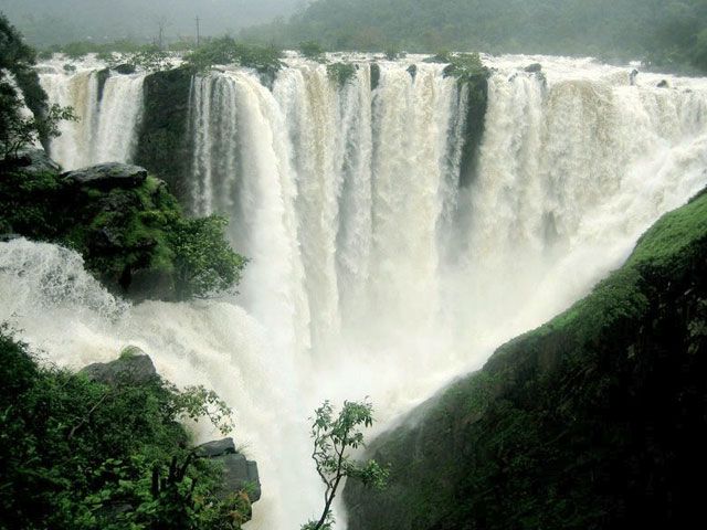 Best Waterfalls in Karnataka to Visit by Cab
