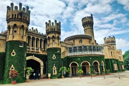 Bangalore Palace - Mangaluru Taxi