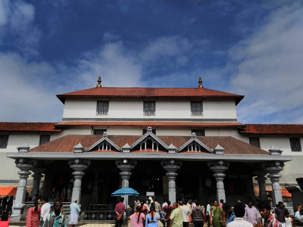 Dharmasthala Manjunatha Swamy Temple - 11 Famous Temples in & Around  Mangalore - Top Tour Packages - Mangaluru Taxi taxi service mangalore